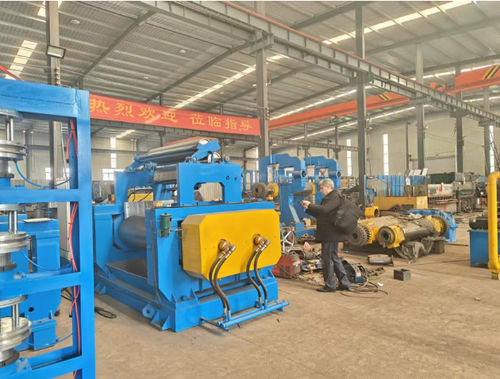 Últimas noticias de la empresa sobre Los clientes turcos visitaron nuestra fábrica para inspeccionar el equipo de recauchutado de neumáticos