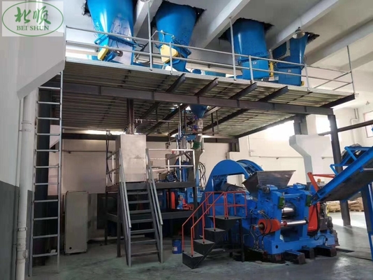 comprar La línea automática de mezcla de caucho adopta la máquina de mezcla interna de caucho y la máquina auxiliar de batch online manufacture
