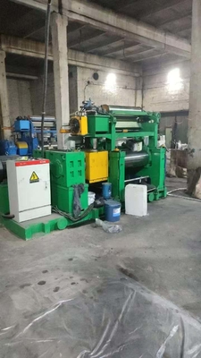comprar Ajuste de distancia de control eléctrico Dos molinos de rodillos para el compuesto de caucho / molino de mezcla de caucho con mezclador de stock online manufacture