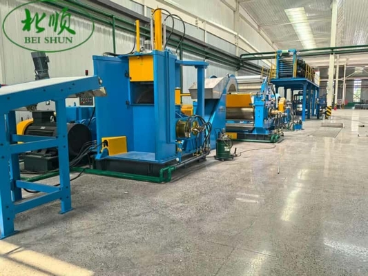 comprar La línea de mezcla de caucho compuesto semiautomática tiene una capacidad de producción de 400-550 kg/h para la máquina amasadora de caucho. online manufacture