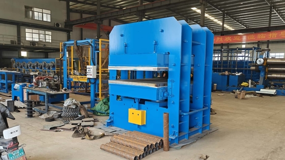 comprar 1000 × 1000 mm Tamaño del banco de trabajo Marco de placa plana Prensa de vulcanización / Línea de producción de sello del motor automotriz online manufacture