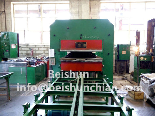 Buen precio Prensa de vulcanización de caucho de 1200T con control PLC para vulcanización de productos de caucho en línea