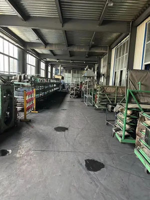 Buen precio Máquina de fabricación de neumáticos de motocicleta de bajo costo Línea de proceso de producción y maquinaria necesaria en línea