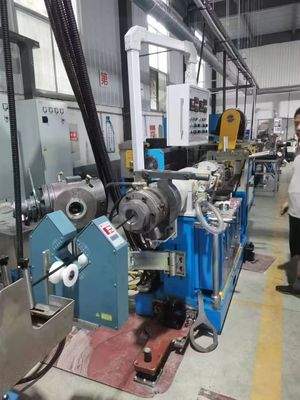 Buen precio Extrusor de caucho XJW-90 y caja de vulcanización de aire caliente para equipos de fabricación de mangueras de caucho en línea