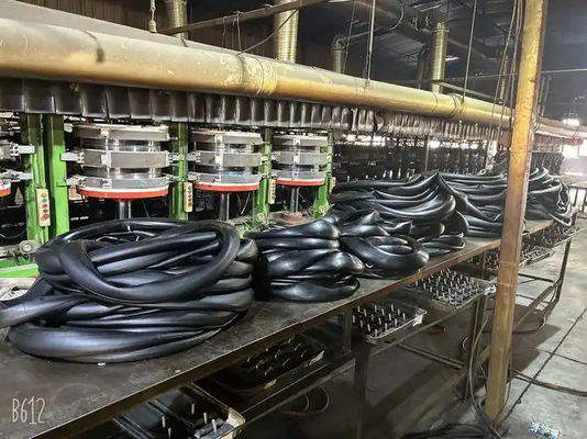Buen precio Máquina de curado de tubos internos de caucho butílico y caucho natural para la línea de producción de tubos internos de motocicletas en línea